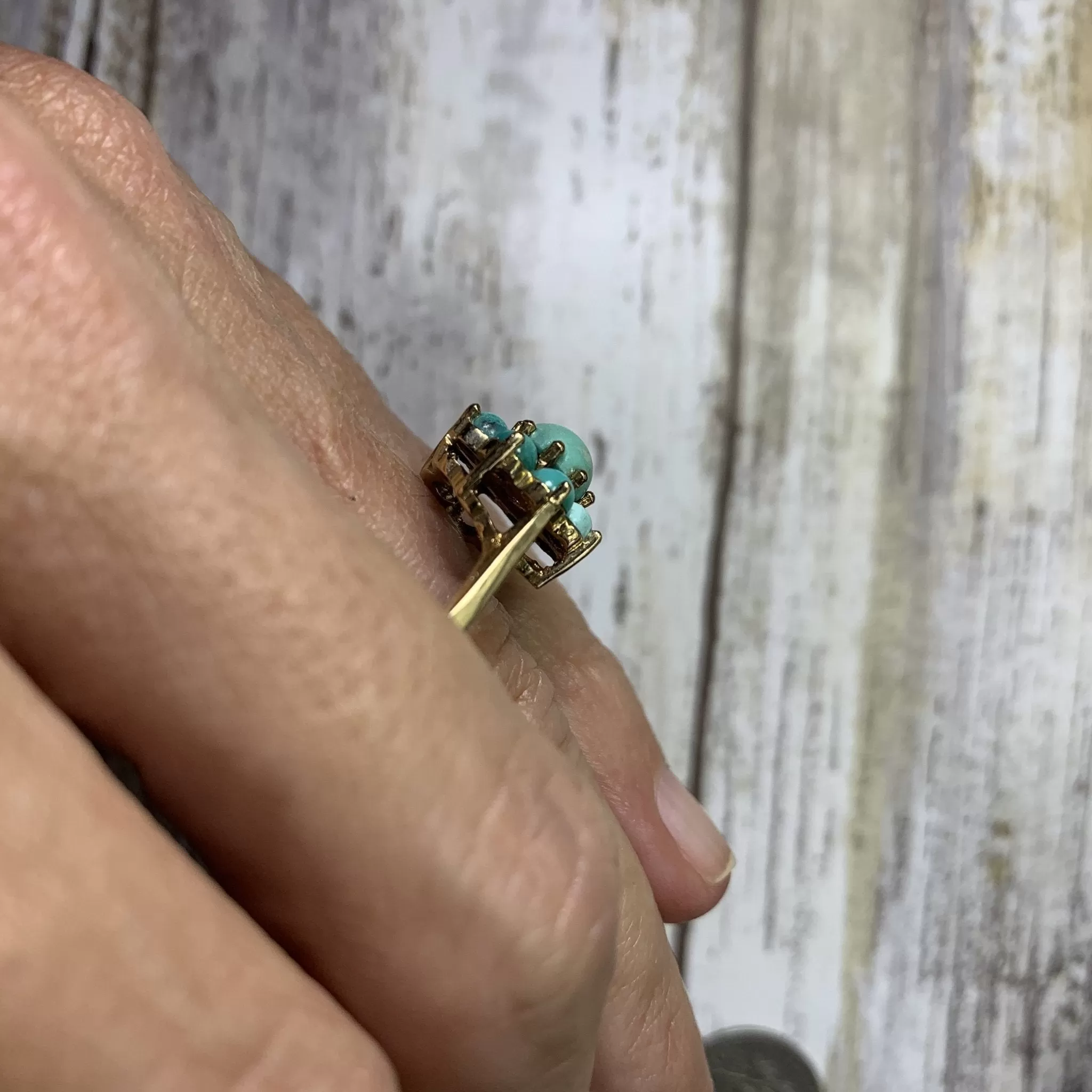 1970s Turquoise Ring in Yellow Gold. Boho Cluster Flower. Estate Jewelry. December Birthstone.