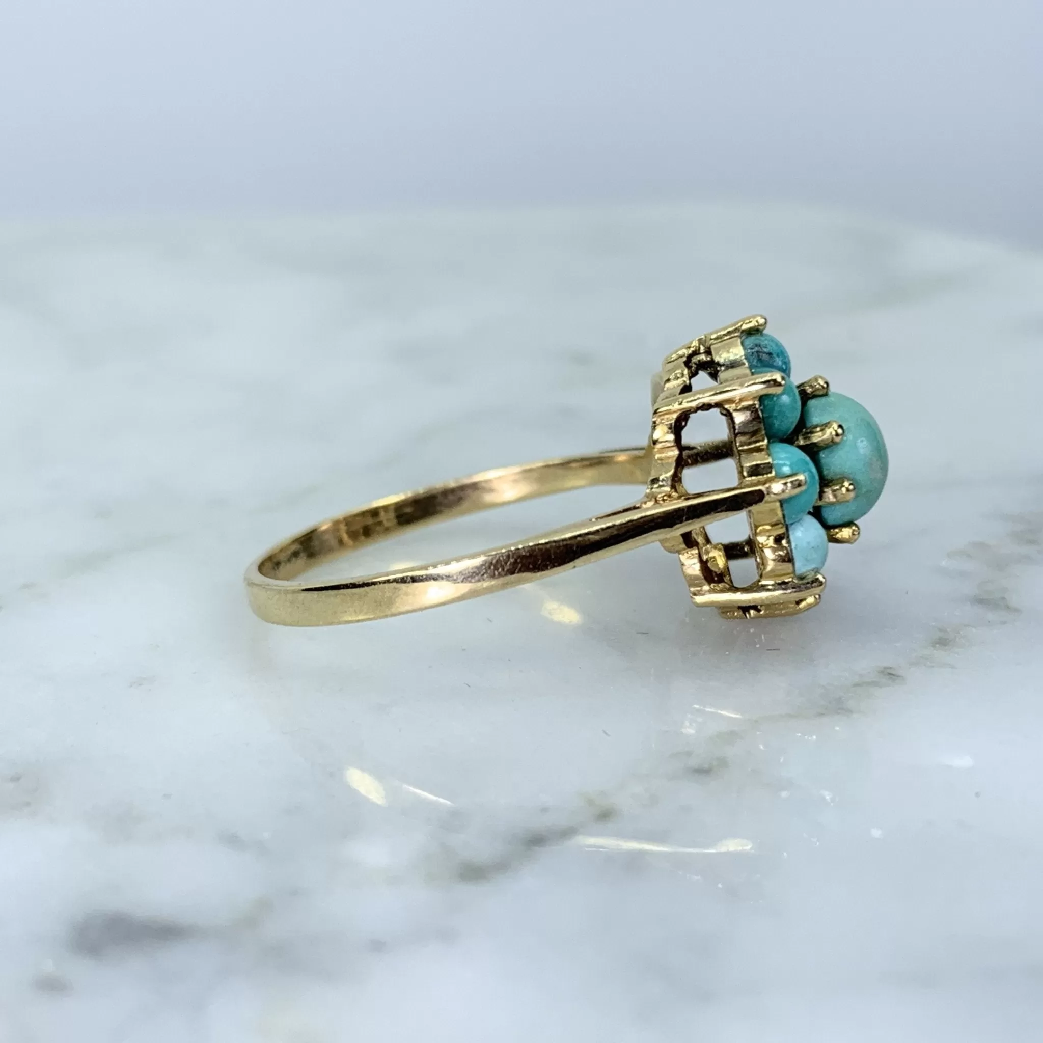 1970s Turquoise Ring in Yellow Gold. Boho Cluster Flower. Estate Jewelry. December Birthstone.