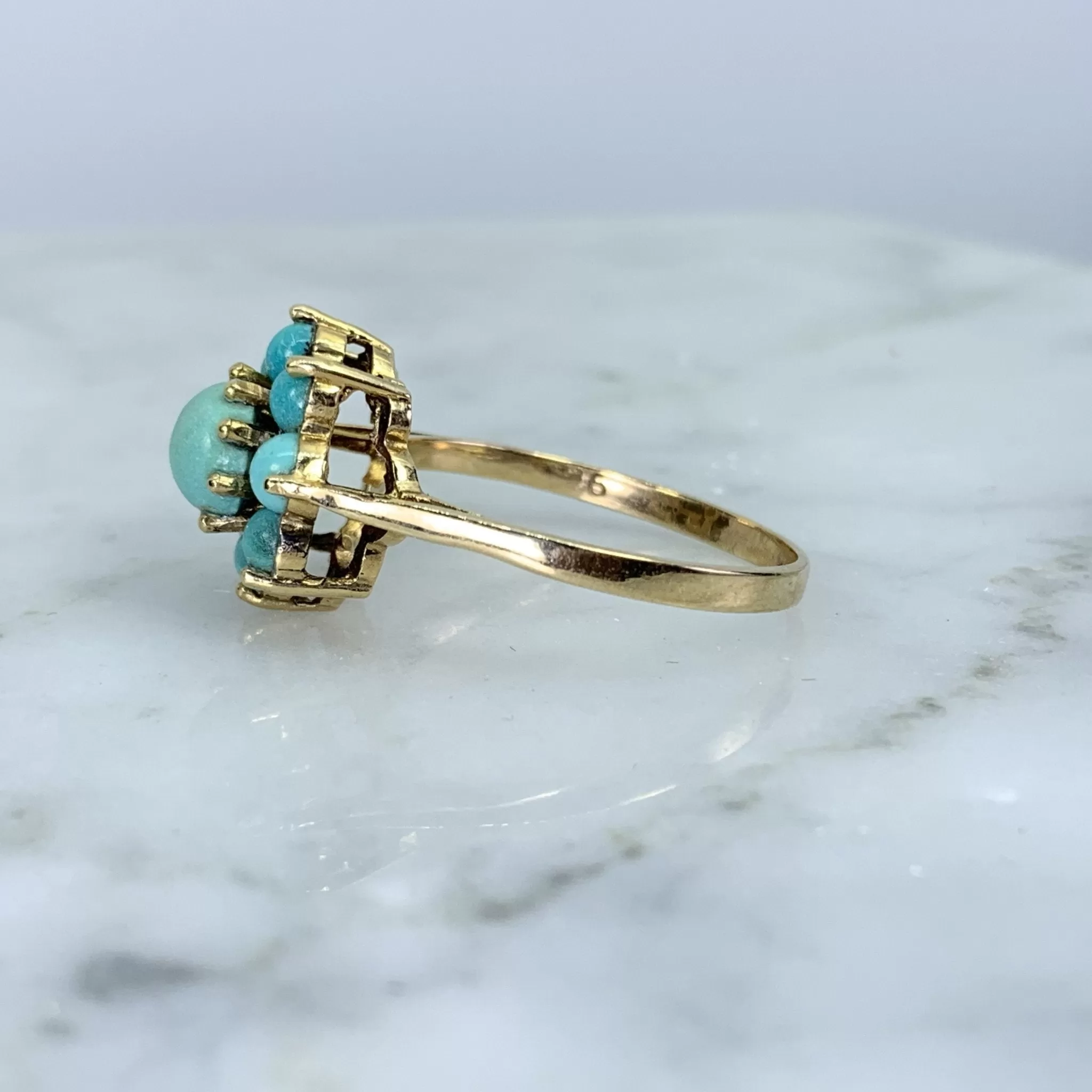 1970s Turquoise Ring in Yellow Gold. Boho Cluster Flower. Estate Jewelry. December Birthstone.