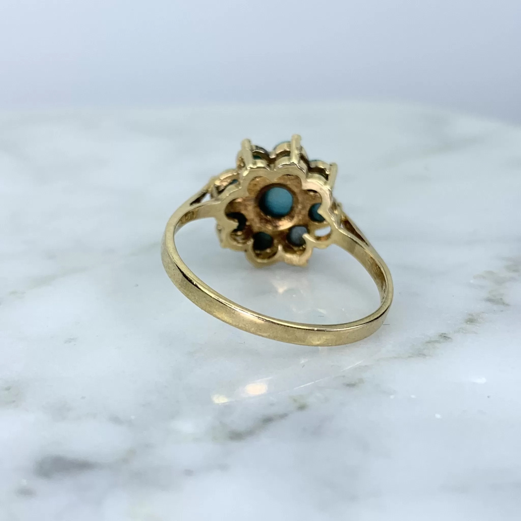 1970s Turquoise Ring in Yellow Gold. Boho Cluster Flower. Estate Jewelry. December Birthstone.