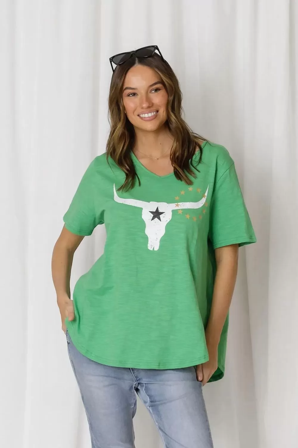 Avalon Steer V-Neck Tee | Green