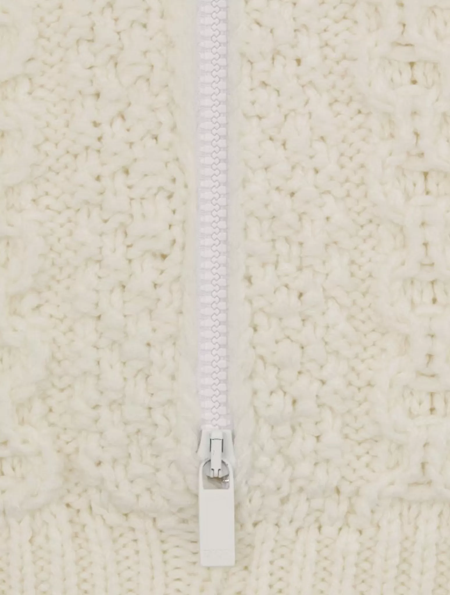 CREWNECK CABLE STITCH