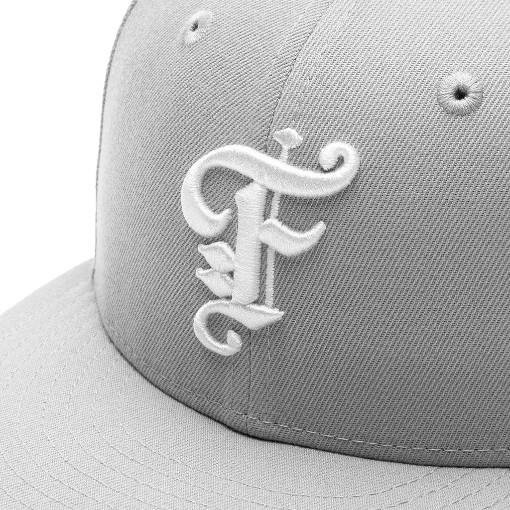 Feature x New Era OE Fitted Cap - Grey/Off-White