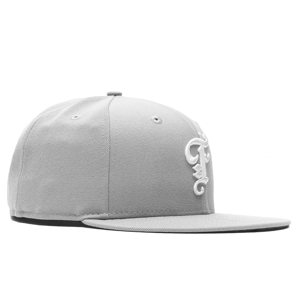 Feature x New Era OE Fitted Cap - Grey/Off-White