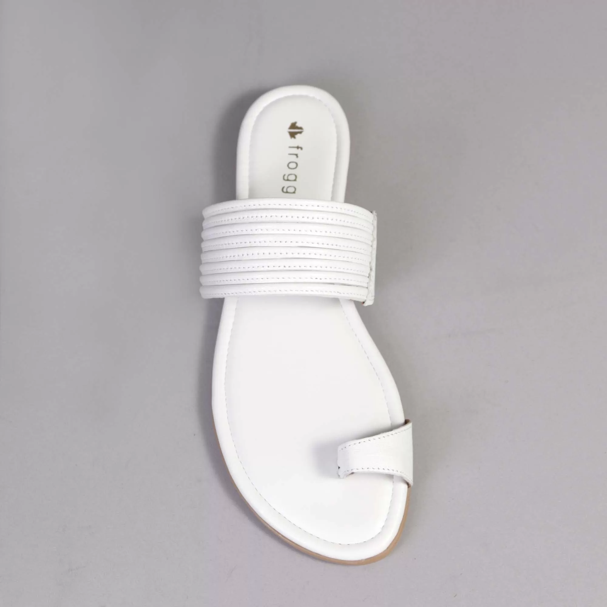 Flat strappy thong sandals in White - 12559