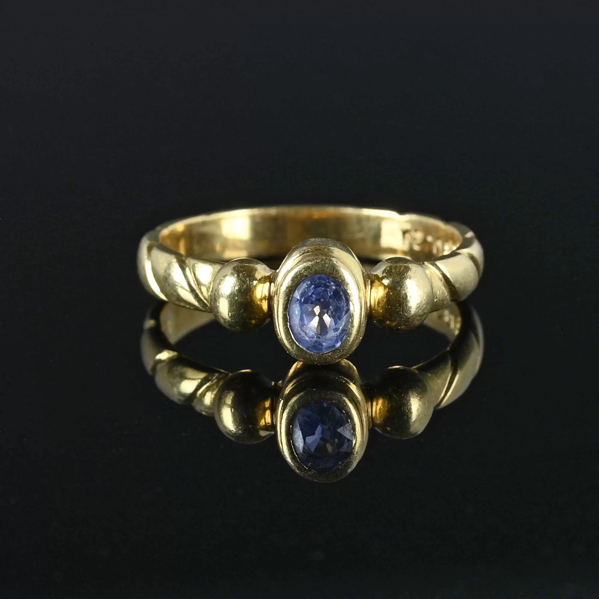 Vintage 18K Gold Natural Sapphire Ring Band